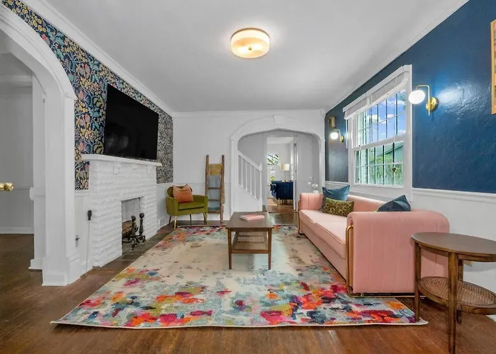 Brand New, Renovated Urban Oasis With Plenty Of Parking *