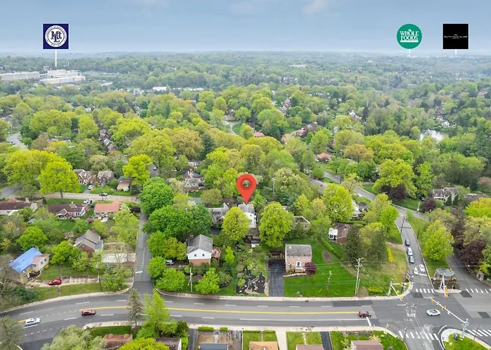 Brand New, Renovated Urban Oasis With Plenty Of Parking *
