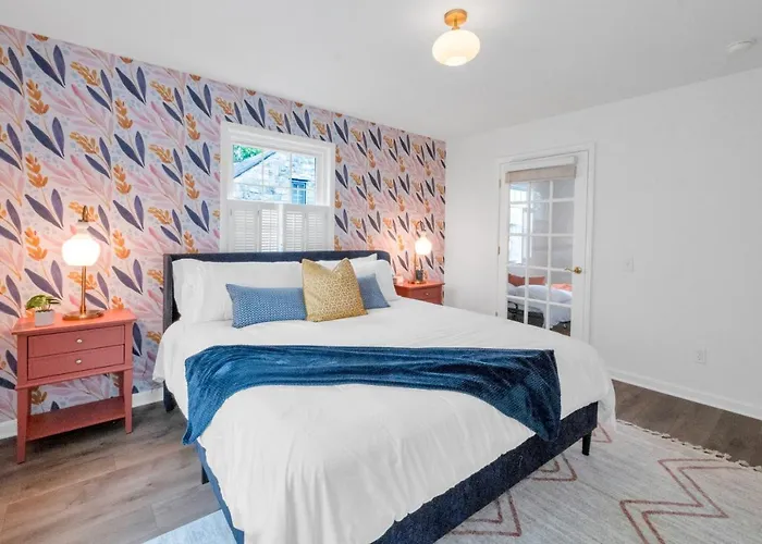 Brand New, Renovated Urban Oasis With Plenty Of Parking *
